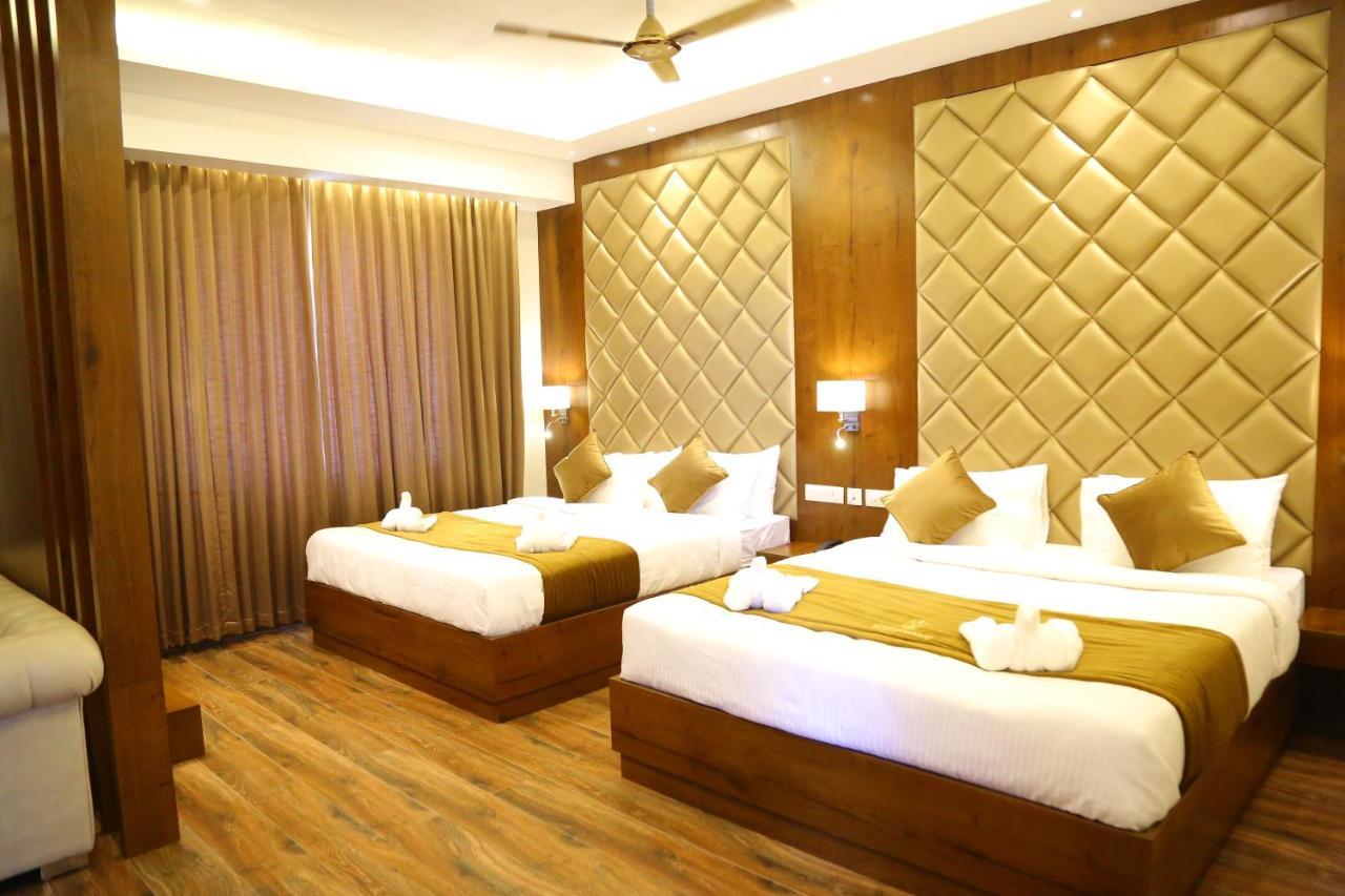 Vsr Grand Hotel Madanapalle Exterior foto