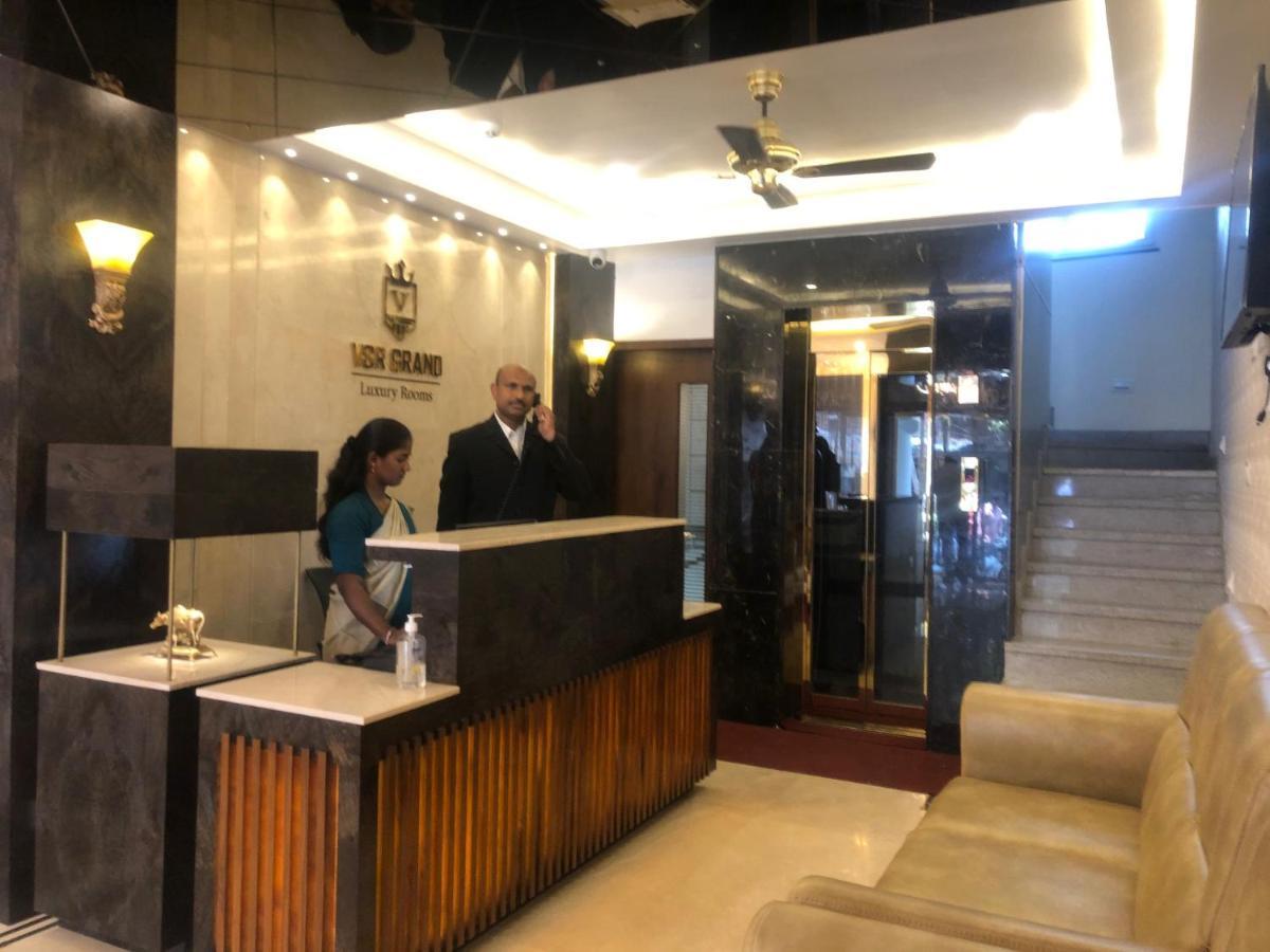 Vsr Grand Hotel Madanapalle Exterior foto
