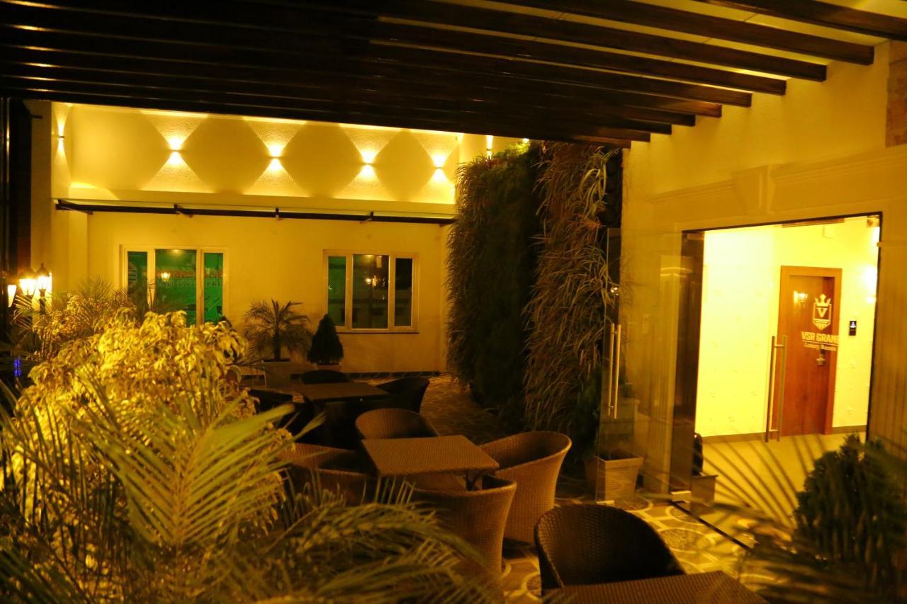 Vsr Grand Hotel Madanapalle Exterior foto